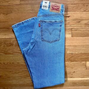 NWT Levi's Women’s 501 Light Blue Classic Straight Leg Jeans